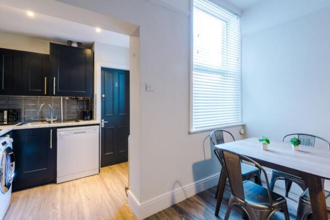 55DS - Living Area / Kitchen