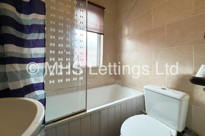 5 bed Terraced to rent Image 8