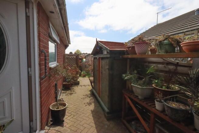 2 bed Detached Bungalow for sale Image 12