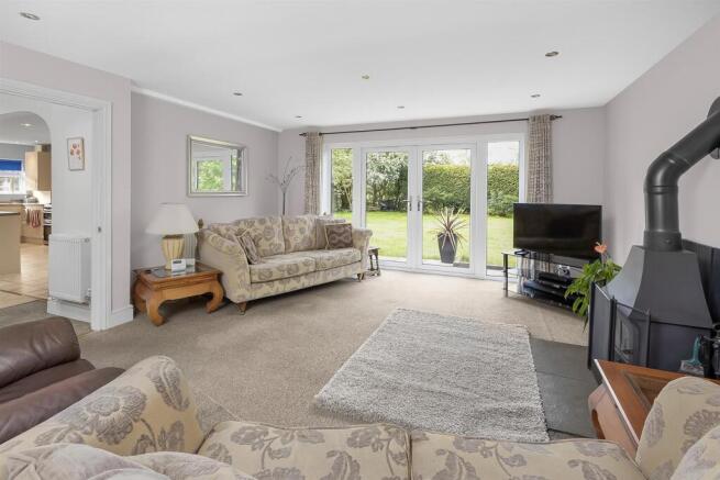 The Cherry Orchard, Kites Hardwick