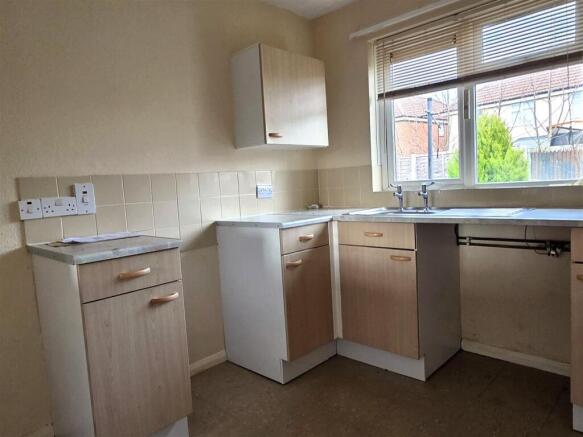 20 Redland - Kitchen.jpg