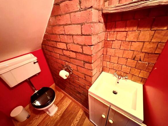 3 bed House to rent Image 10