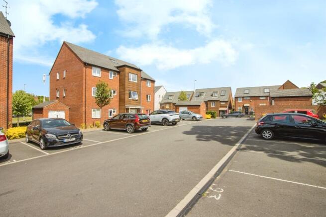 2 bed Apartment for sale Image 10