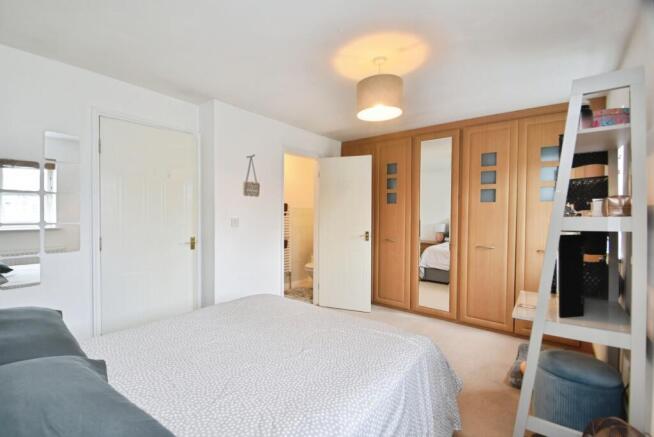 3 bed Semi-Detached for sale Image 11