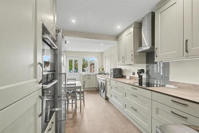 Kitchen_1.jpeg