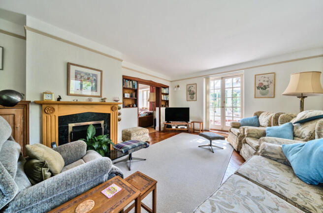 1295958-43-682877...