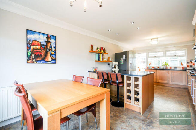 3 bed Bungalow for sale Image 6