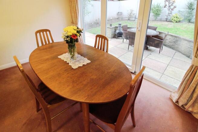 Lounge Dining