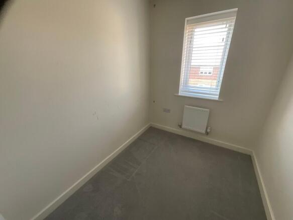 3 bed Semi-Detached to rent Image 9