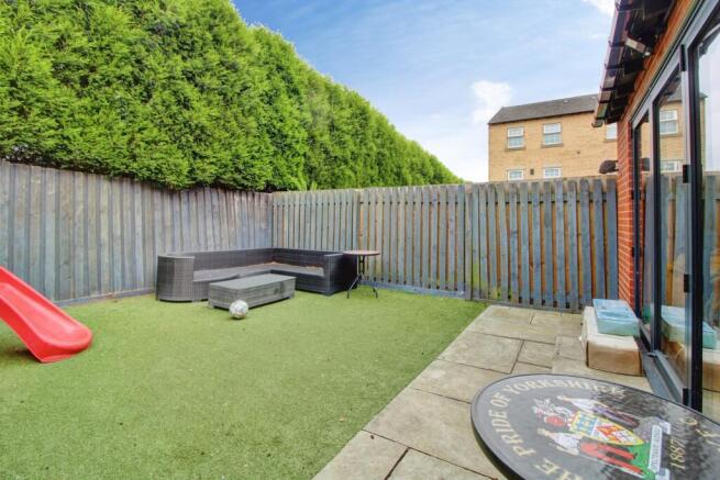 3 bed Semi-Detached for sale Image 10