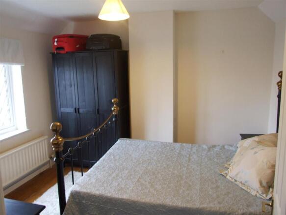 1bed2.JPG