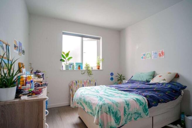 3 bed Flat to rent Image 4