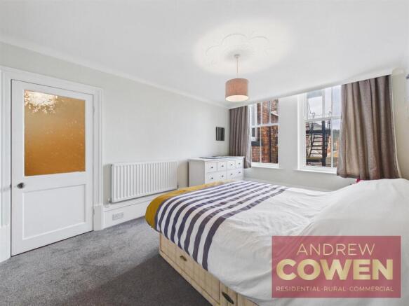 2 bed Apartment for sale Image 12