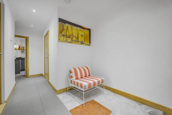 4 bed Town House for sale Image 7