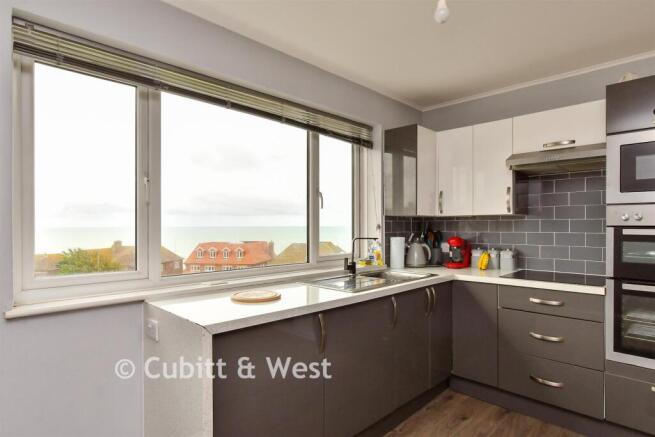 Lounge/ Kitchen