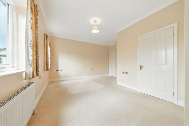 2 bed Apartment for sale Image 8