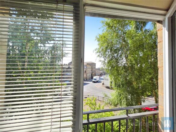 2 bed Apartment for sale Image 4