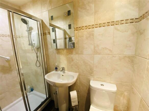 2 bed Flat for sale Image 11