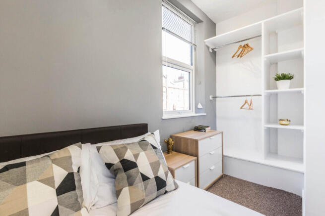 6 bed House to rent Image 12