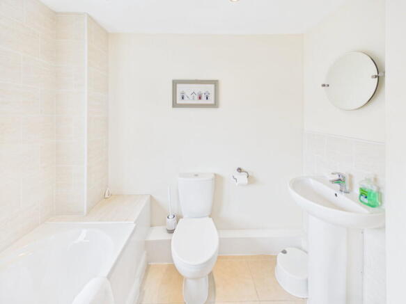 3 bed Terraced for sale Image 6