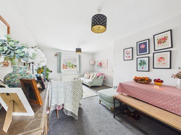 2 bed Apartment for sale Image 5