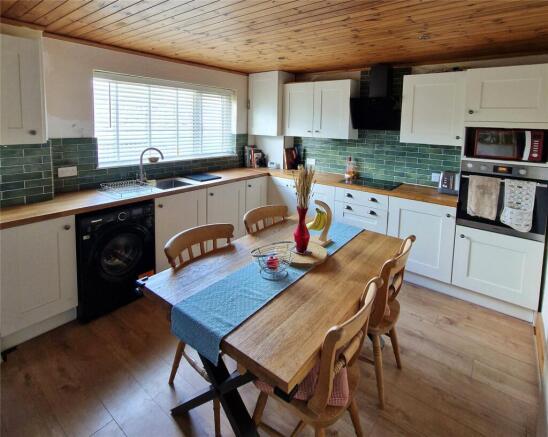 3 bed Terraced for sale Image 4