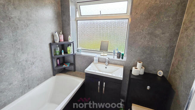 3 bed Semi-Detached for sale Image 6