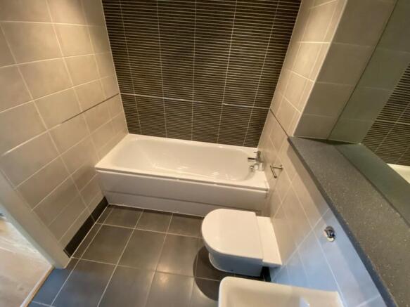 2 bed Flat for sale Image 7