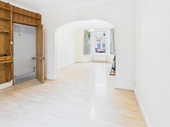 CAM02545G0-PR0504-STILL004