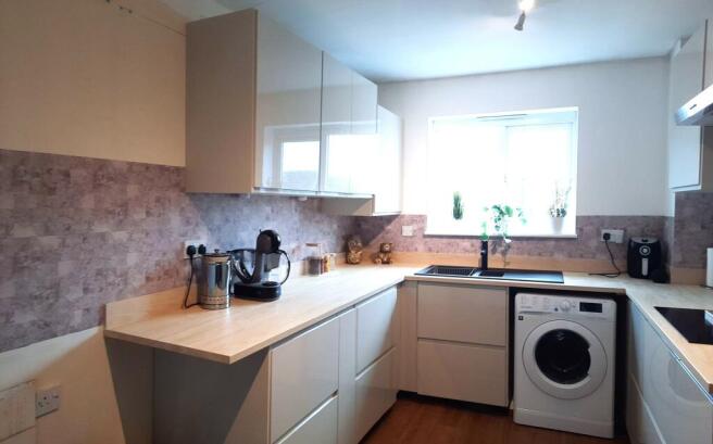Kitchen 2.JPG