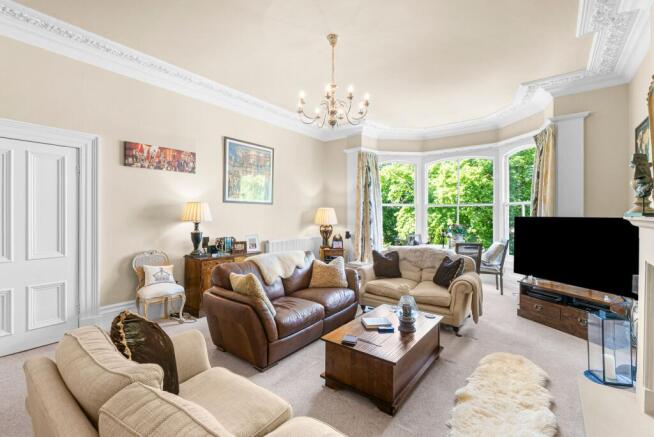 2 bed Flat for sale Image 4