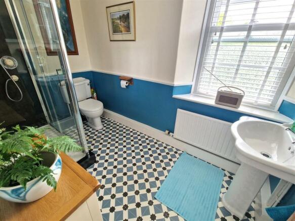 Shower Room.jpg