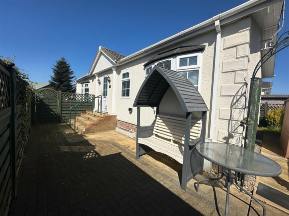 2 bed Detached for sale Image 12