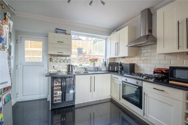 5 bed Semi-Detached for sale Image 2