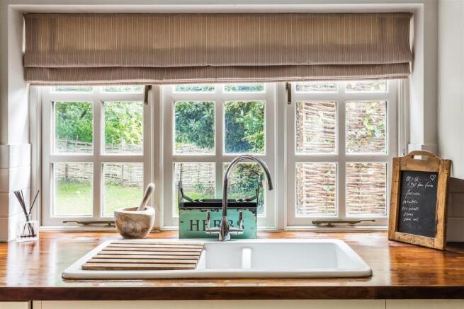 house. estate agency Dunsfold kitchen sink