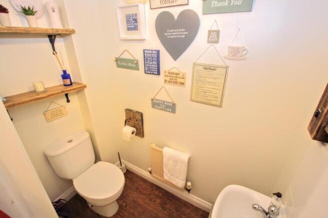 DOWNSTAIRS CLOAKROOM/W.C.