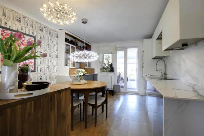 2 bed Semi-Detached Bungalow for sale Image 6