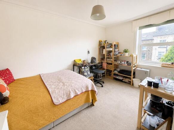 5 bed Terraced for sale Image 11