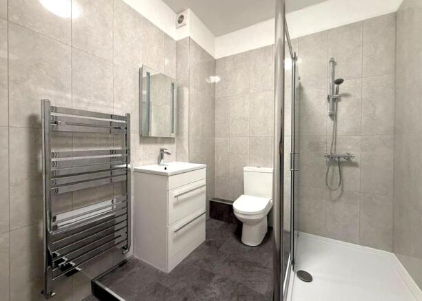 SHOWER ROOM/UTILITY