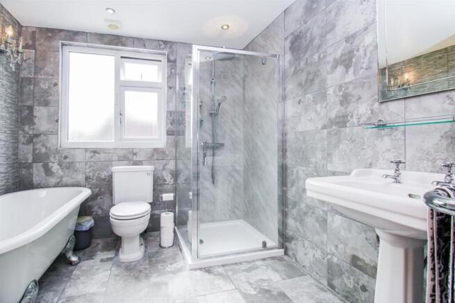 BATHROOM/W.C.