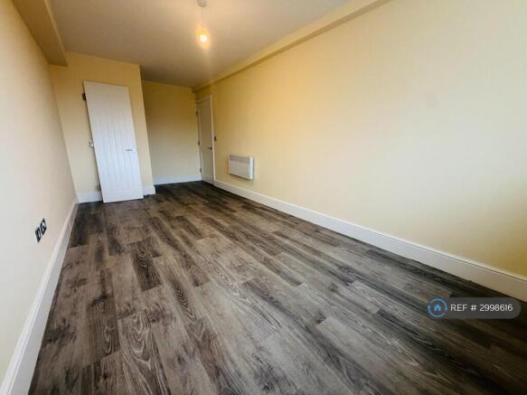 1 bed Flat to rent Image 8