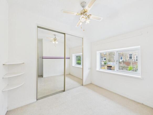 2 bed Terraced to rent Image 8