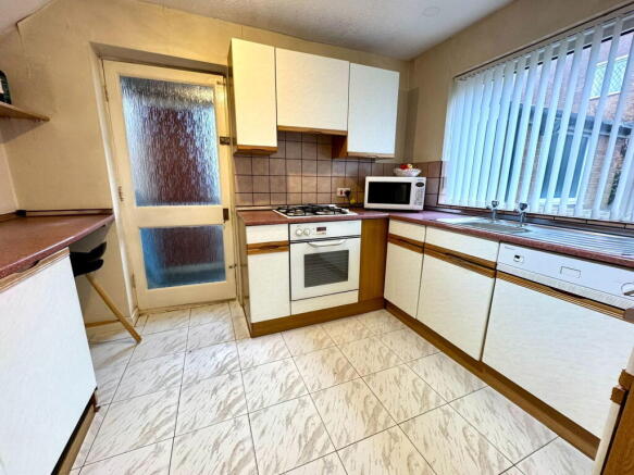 3 bed Semi-Detached for sale Image 8