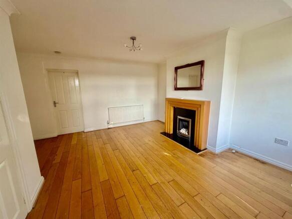 3 bed Semi-Detached for sale Image 5