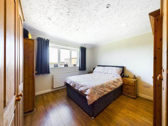 Bedroom 1.jpg