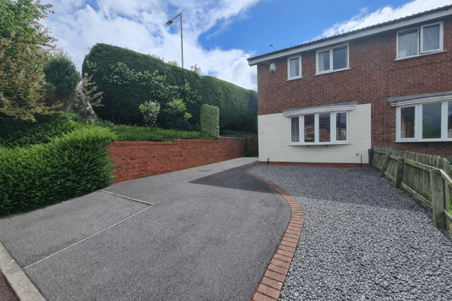 2 Bedroom Semi-detached House