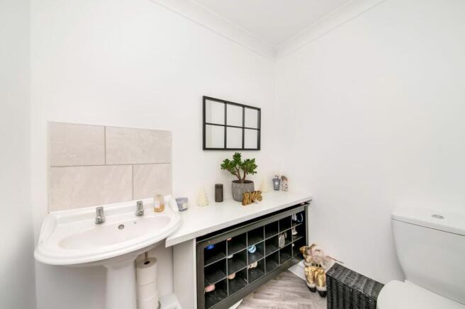 3 bed Detached for sale Image 5