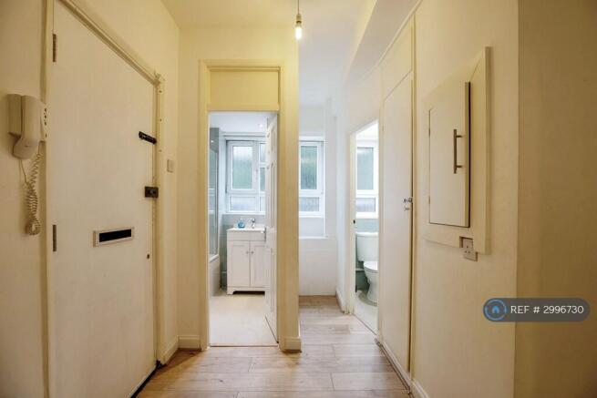 Hallway/Bathroom