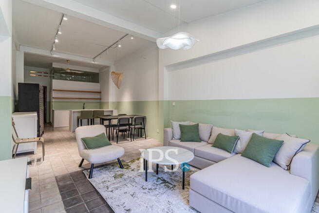 Renovated 3 Bedroom Apartment For Sale - Psar Chas, Phnom Penh