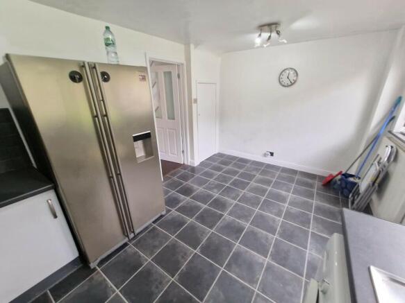 3 bed Semi-Detached to rent Image 7